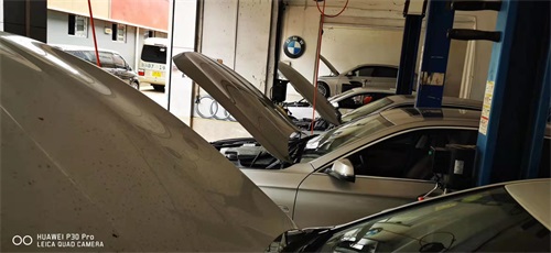 汽車掛在空擋時(shí)出現(xiàn)抖動(dòng)有可能是什么原因？